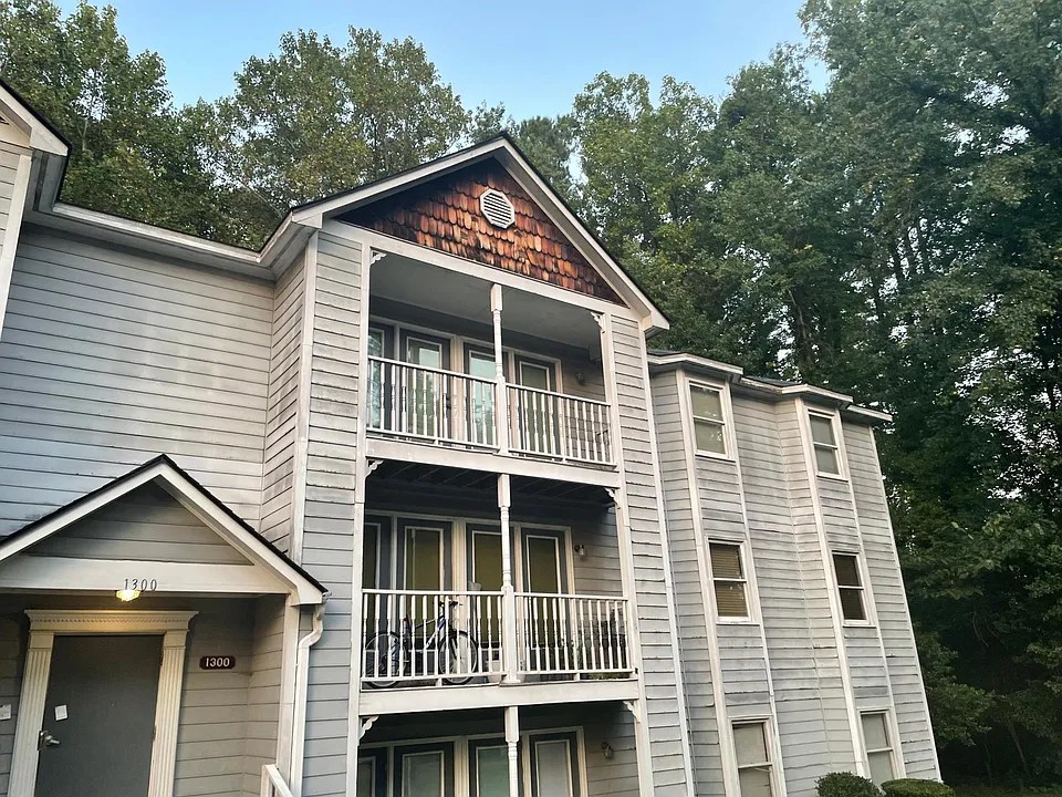 1300 Park Glen Dr #301