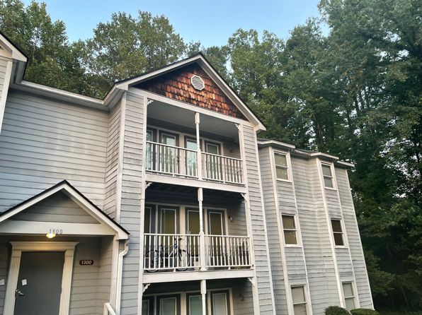 1300 Park Glen Dr APT 301, Raleigh, NC 27610