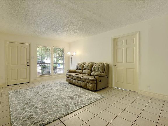 2nd image of 5106 Creek Bend Dr