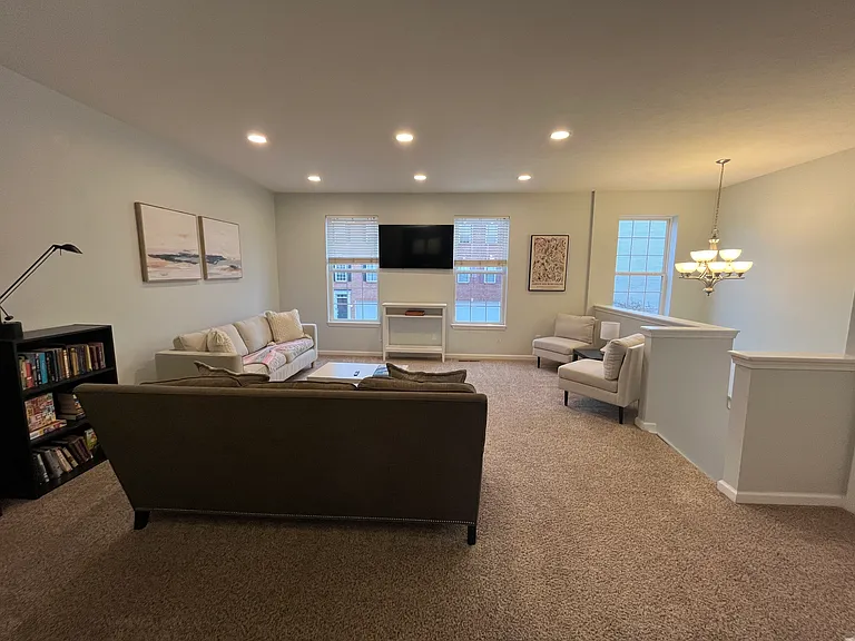 9460 Tanhurst Dr — Photo 18
