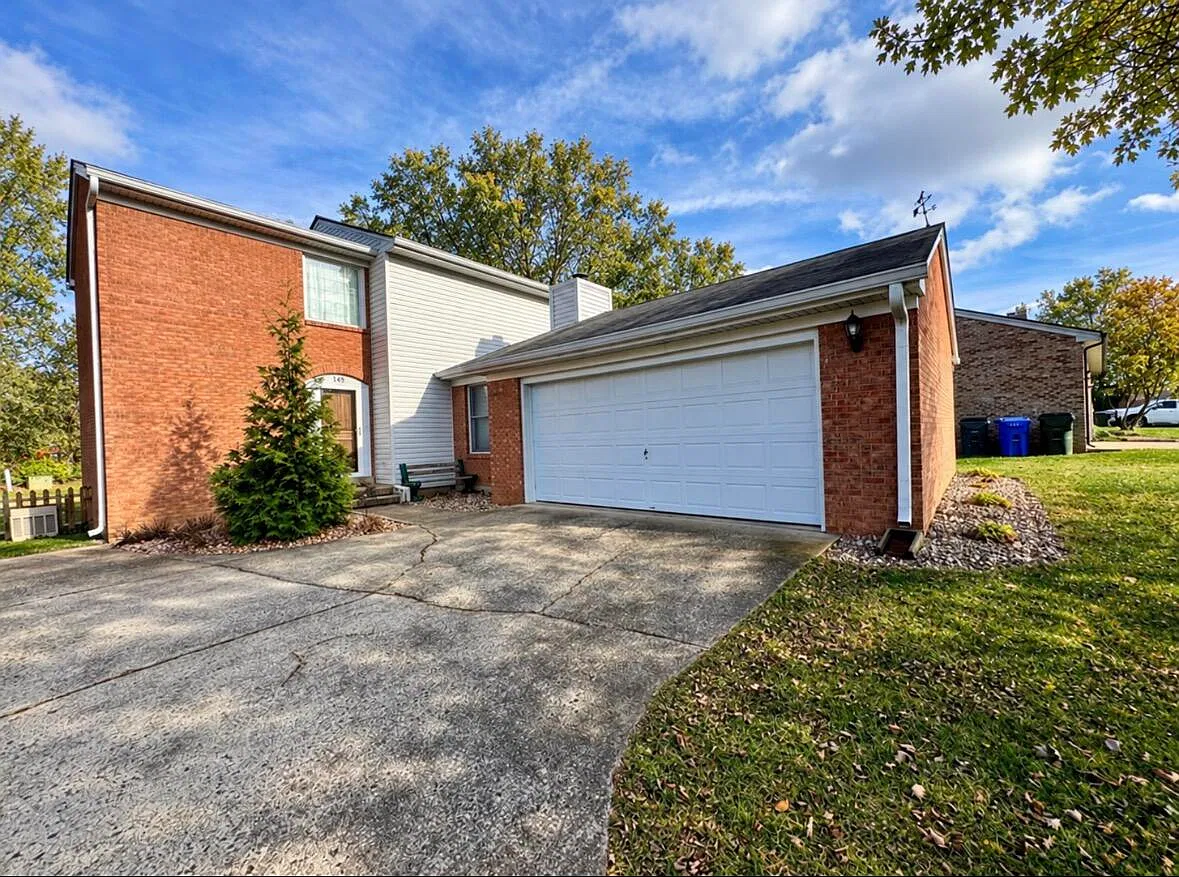 3 bed, 2.5 bath, 1692 sqft, $2,500 — Photo 2