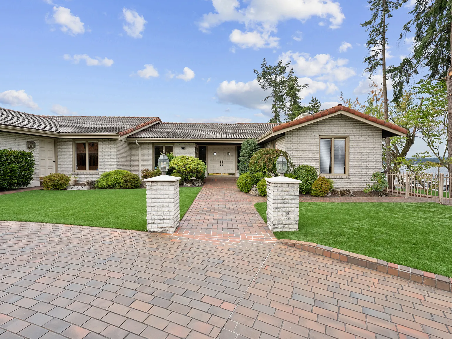 4 bed, 3.5 bath, 4190 sqft, $10,500 — Photo 3