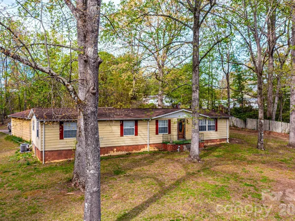 2474 Chandler Pl, Granite Falls, NC 28630