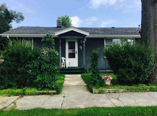 616 Barry Rd, Rockford, IL 61109