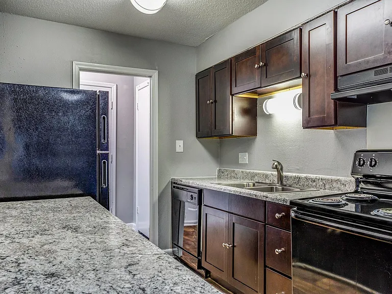 SoHo Apartment Homes — Photo 31