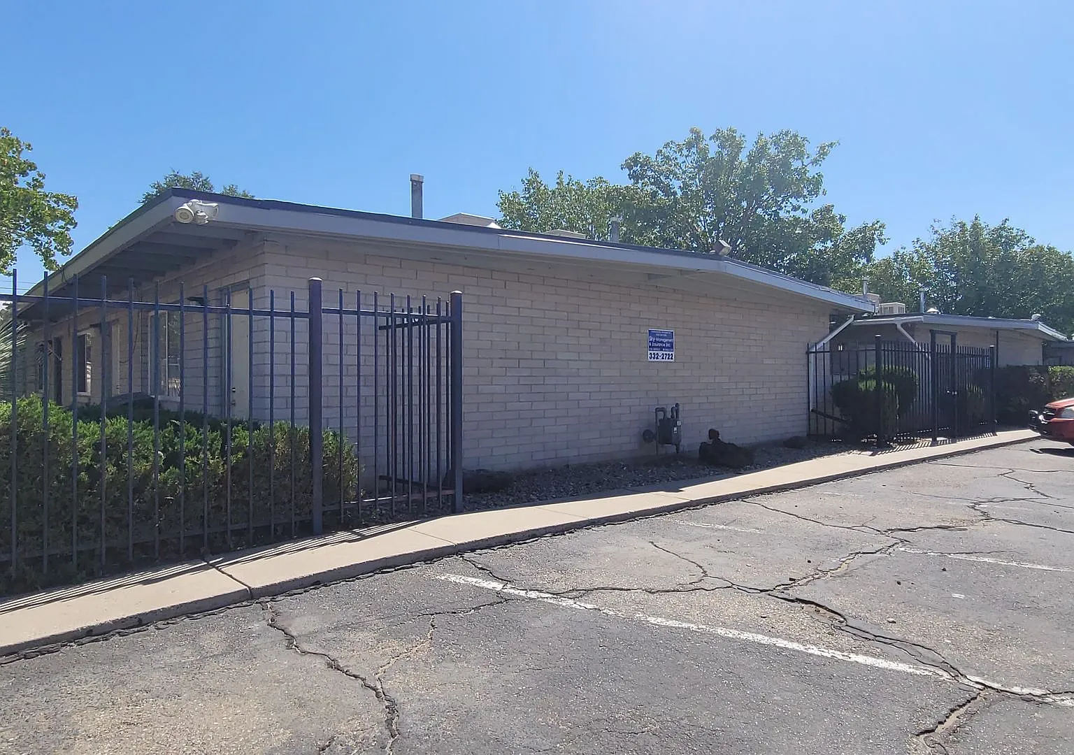 Arizona Street SE-1100-1108 — Photo 4