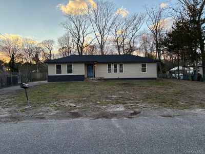 10 Dourland Road, Medford, NY, 11763