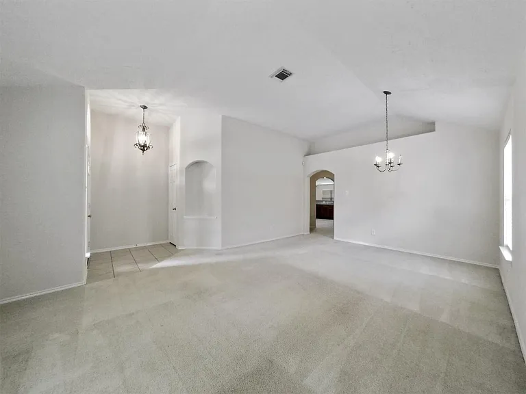427 Northvalley Dr — Photo 7
