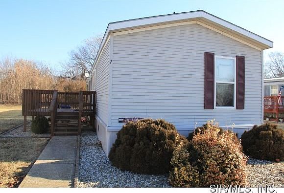 1st image of 7 Stoney Dr