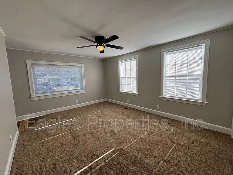 905 N Pineview Ave — Photo 4