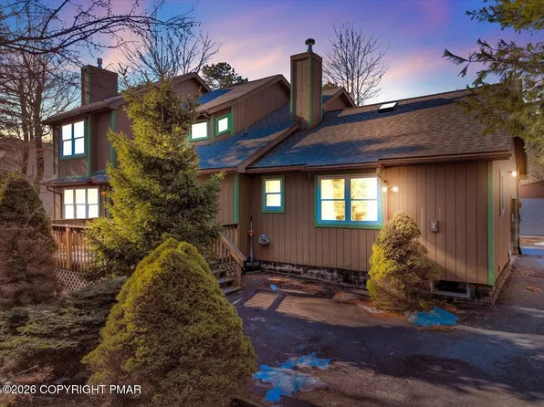 380 Clearview Dr, Long Pond, PA 18334