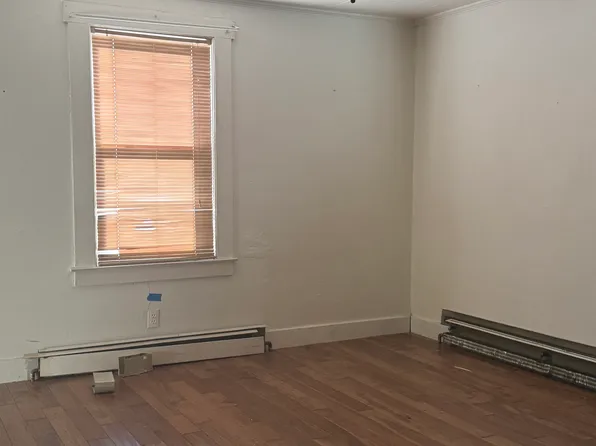 11-13 Pulaski St, Griswold, CT 06351