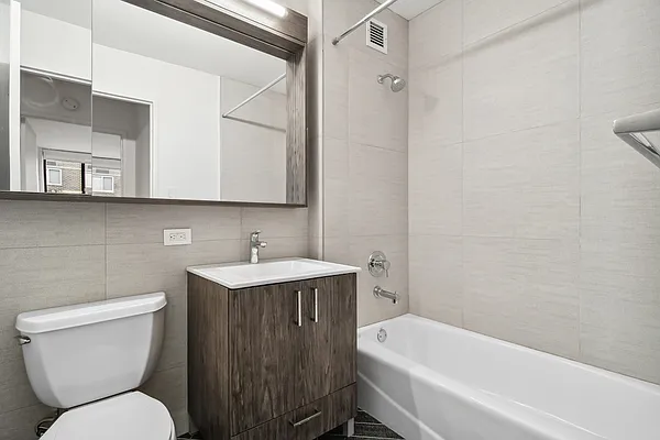 Rented by Greystar | media 6