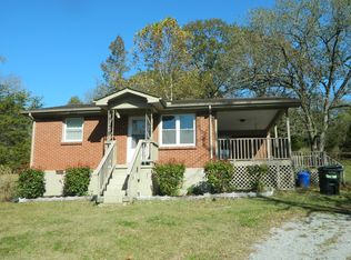 521 Chipman Rd, Bethpage, TN 37022