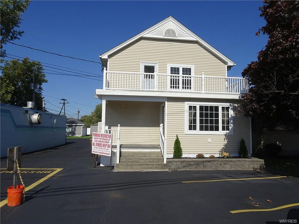 1st image of 3352 Genesee St
