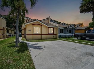 20548 SW 93rd Ave, Cutler Bay, FL 33189