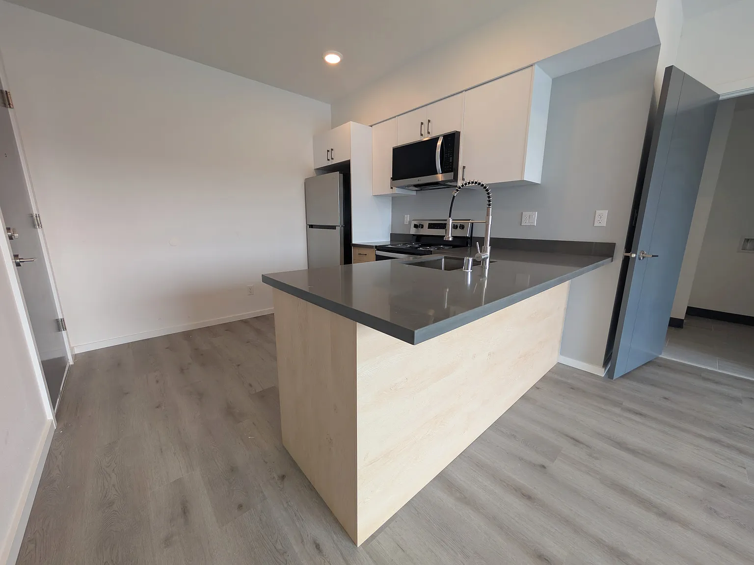 Valhalla Apartments — Photo 2