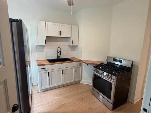 (undisclosed Address), Milwaukee, WI 53211