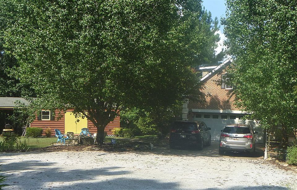 2nd image of 324 Canal Rd