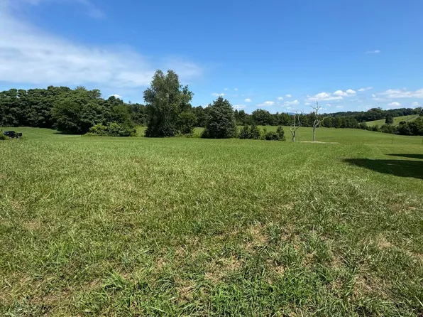 1626 Boardwalk Cir, Morristown, TN 37814