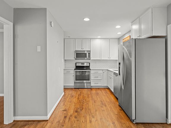 5th image of 702 Albert Rd