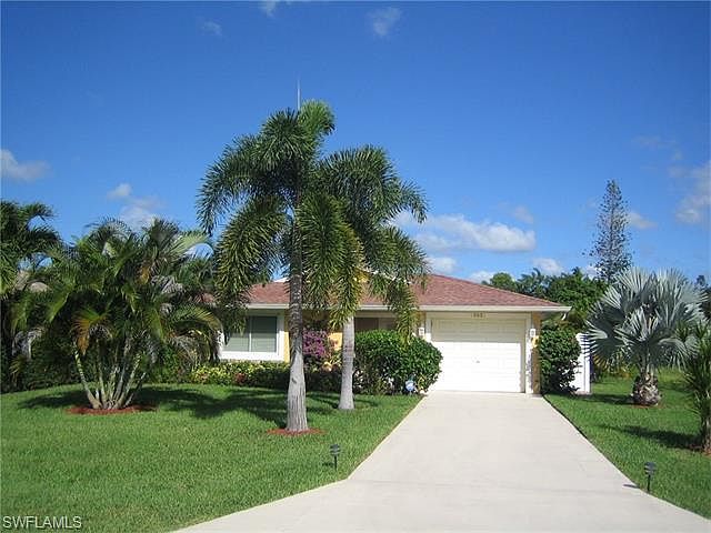 1st image of 565 92nd Ave N