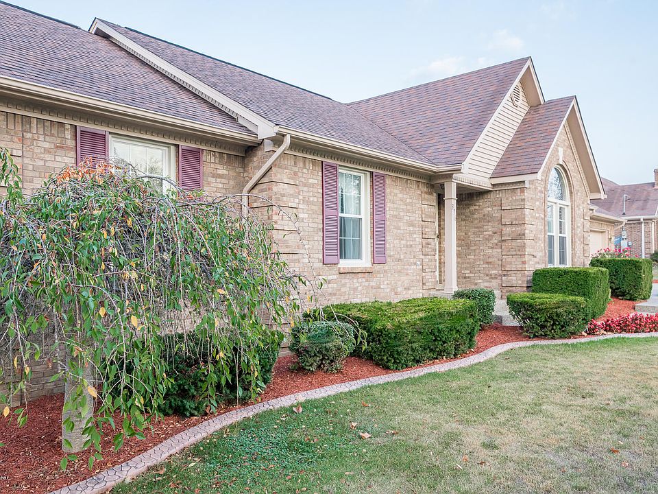1st image of 376 Gibraltar Dr