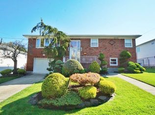 307 Ridgewood Ave, Staten Island, NY 10312