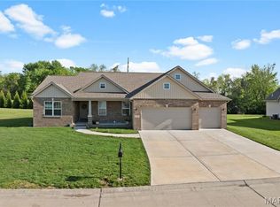 261 Emerald Way W, Granite City, IL 62040