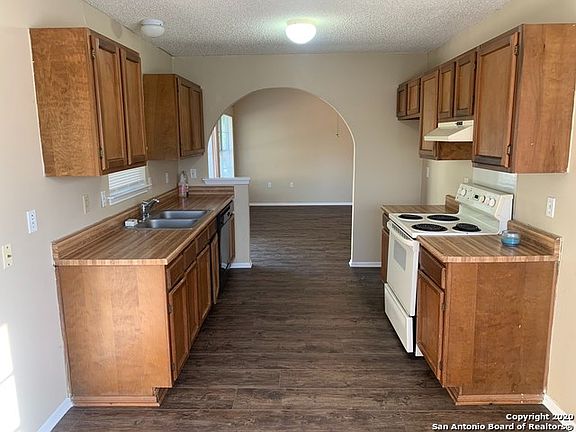 5th image of 3621 Candlerock Cir