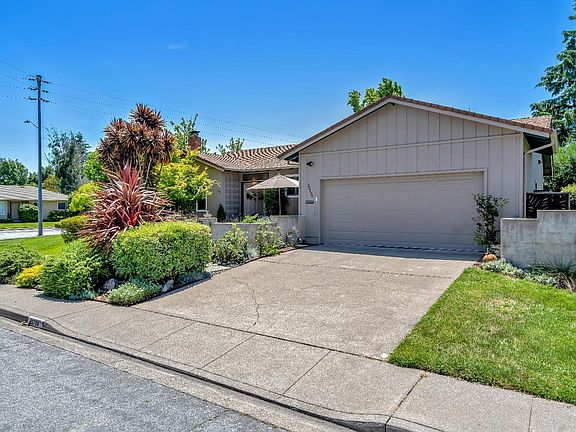 3rd image of 20704 Meadow Drive