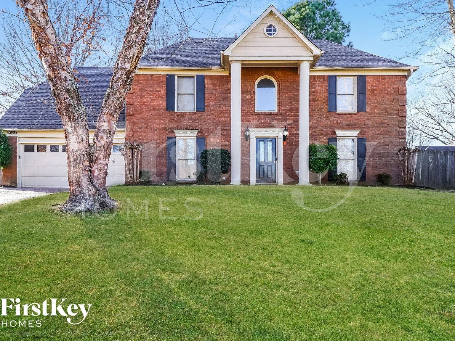 5 bed, 2.5 bath, 2620 sqft, $2,400 — Photo 1