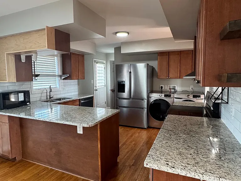 14780 Jordan Ln — Photo 21