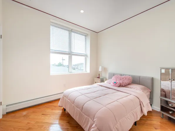 239 Desoto Place image 7 of 23