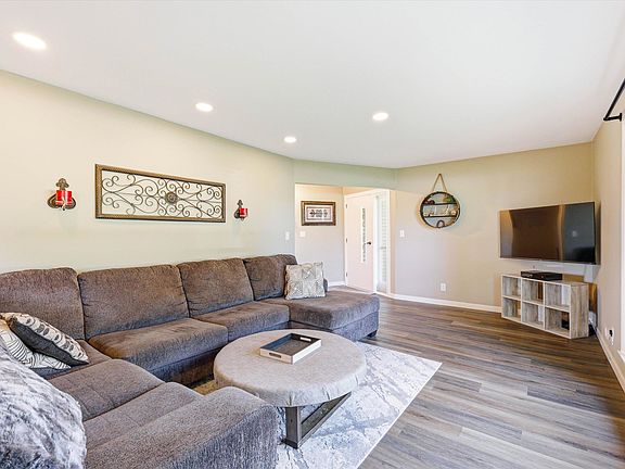 3rd image of N7104 Leonard Dr