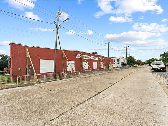 3rd image of 300 N Cate St