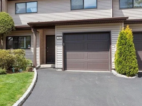 52 Northgate Circle #52, Melville, NY 11747