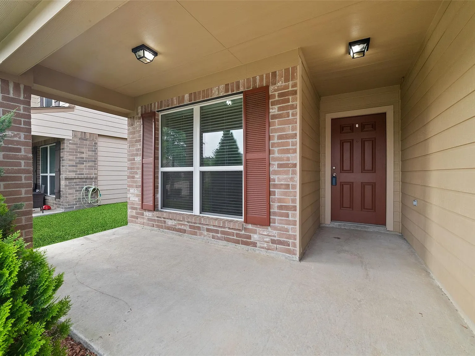 4 bed, 2.0 bath, 1725 sqft, $2,100 — Photo 3