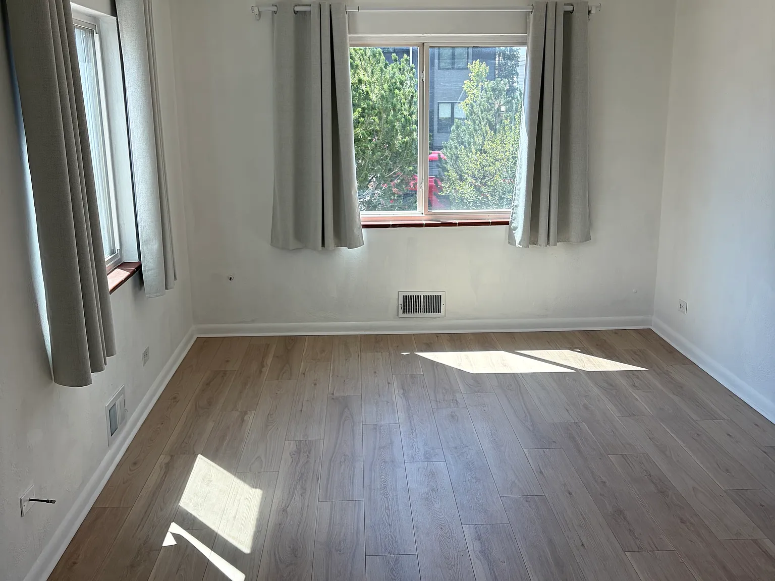 2 bed, 700 sqft, $1,800 — Photo 3