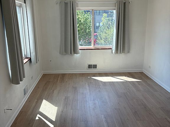 4th image of 2392 S Cherokee St