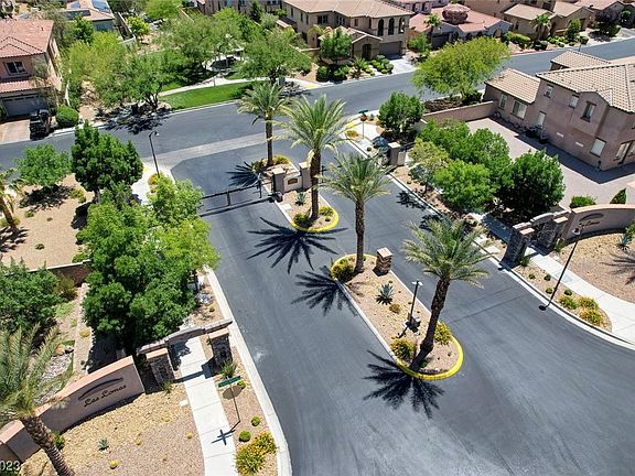 3rd image of 888 Las Palomas Dr