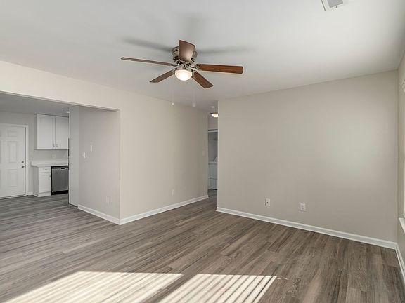 3rd image of 910 Davis Ave #B