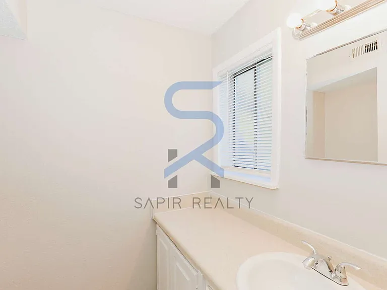 2045 Alison Ct SW #4 — Photo 10