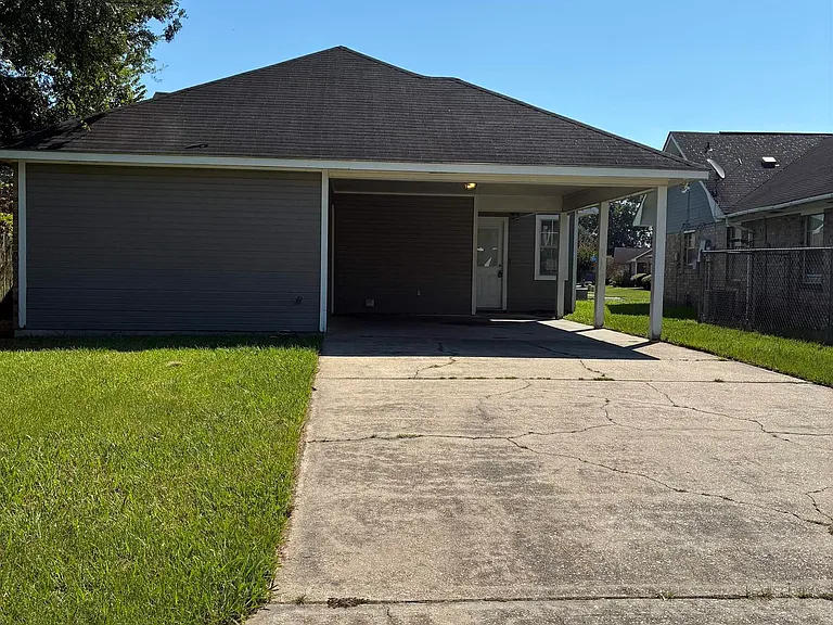 3821 Byrd Dr — Photo 2