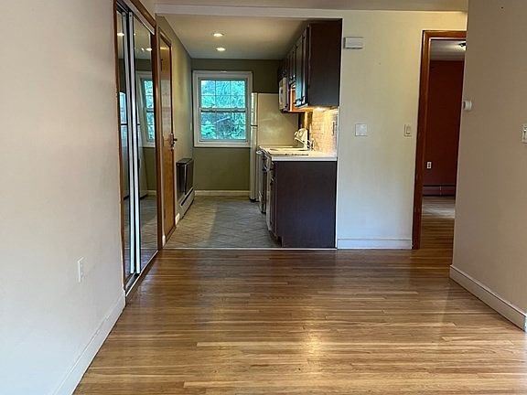 4th image of 41 Beulah St APT 4