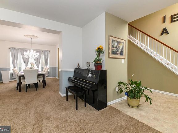 5th image of 433 Eryn Rd