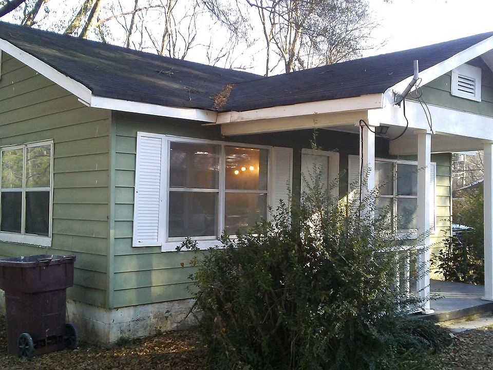 1st image of 1707 45th Ave NE