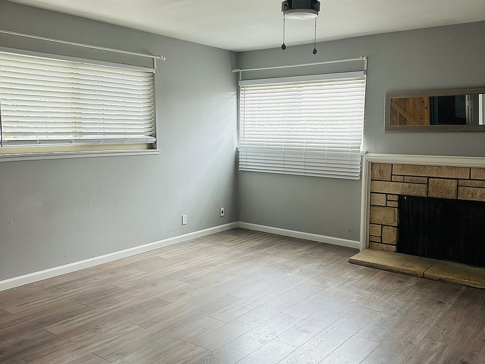 1st image of 11071 Bixler Cir