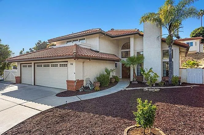 4 bed, 3.5 bath, 4306 sqft, $5,500 — Photo 1