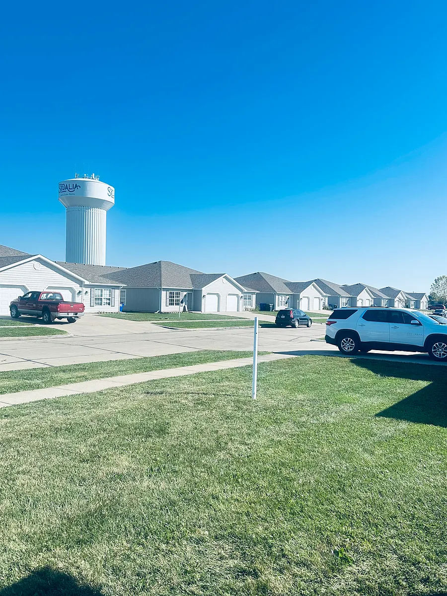Building Photo - 1209 Ensign Dr